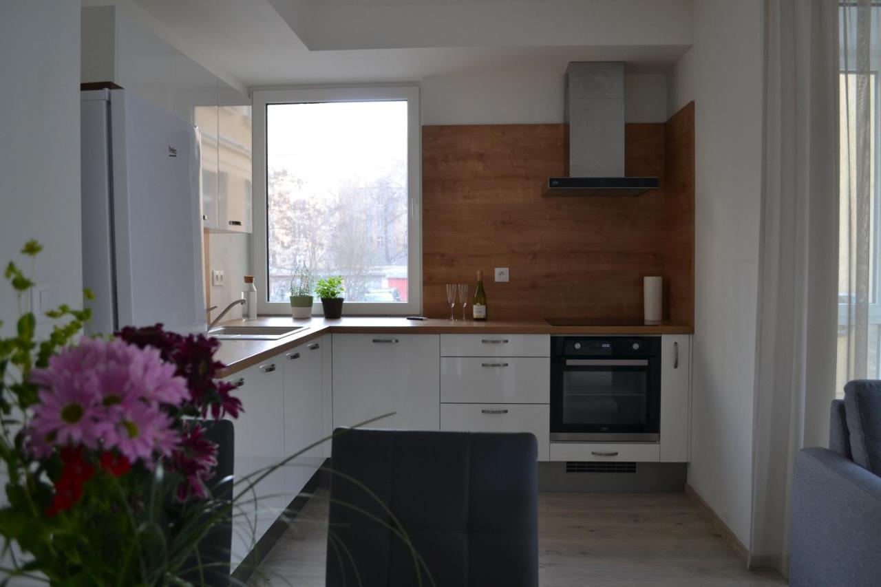 Elegant Escape Apartment II - City Centre Bratislava Exterior photo